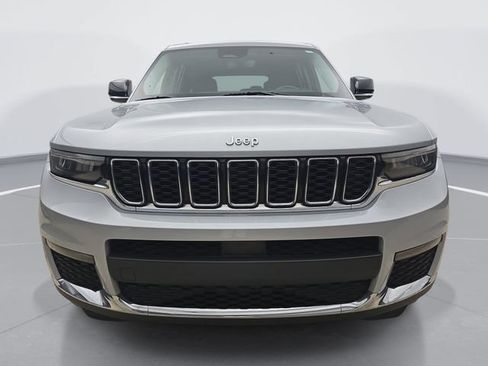 Used 2022 Jeep Grand Cherokee L Limited RWD image 12
