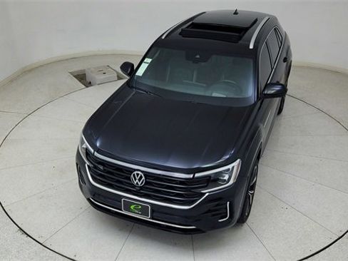 Used 2024 Volkswagen Atlas Cross Sport SEL Premium R-Line image 82