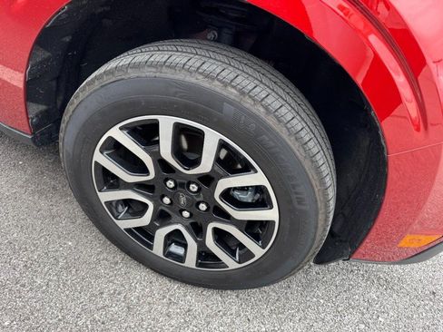 Used 2024 Ford Maverick Lariat FWD image 4