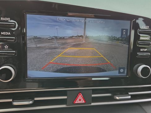 Used 2021 Hyundai Elantra SEL w/ Convenience + Premium Package image 27