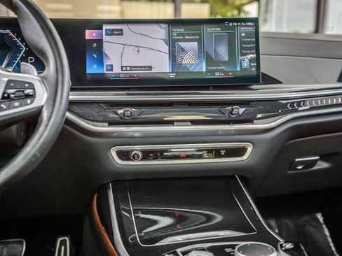 Used 2023 BMW X7 xDrive40i w/ M Sport Package AWD/4WD image 32
