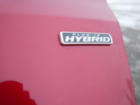 Used 2025 Ford Escape SE w/ Class II Trailer Tow Package image 8