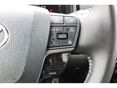 Used 2025 Toyota Camry SE w/ Convenience Package FWD image 16