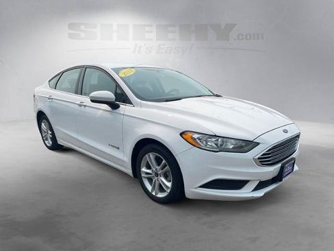 Certified 2018 Ford Fusion SE FWD image 2