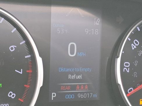 Used 2020 Toyota RAV4 XLE Premium image 28