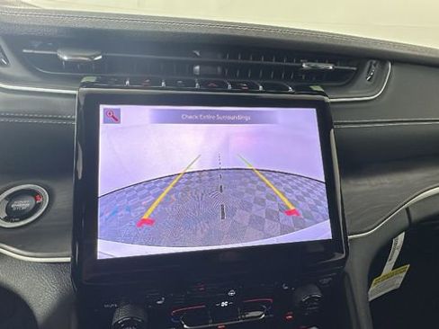 New 2025 Jeep Grand Cherokee Limited w/ Black Appearance Package image 34