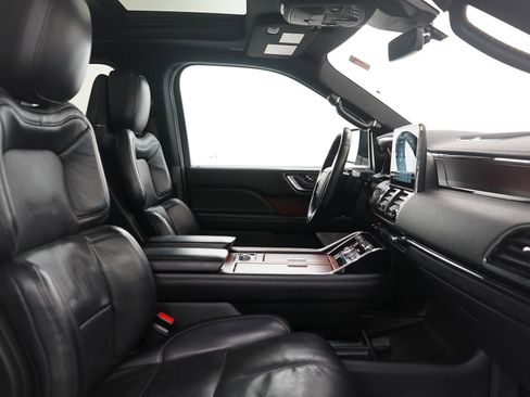 Used 2020 Lincoln Navigator L Reserve w/ Luxury Package image 12