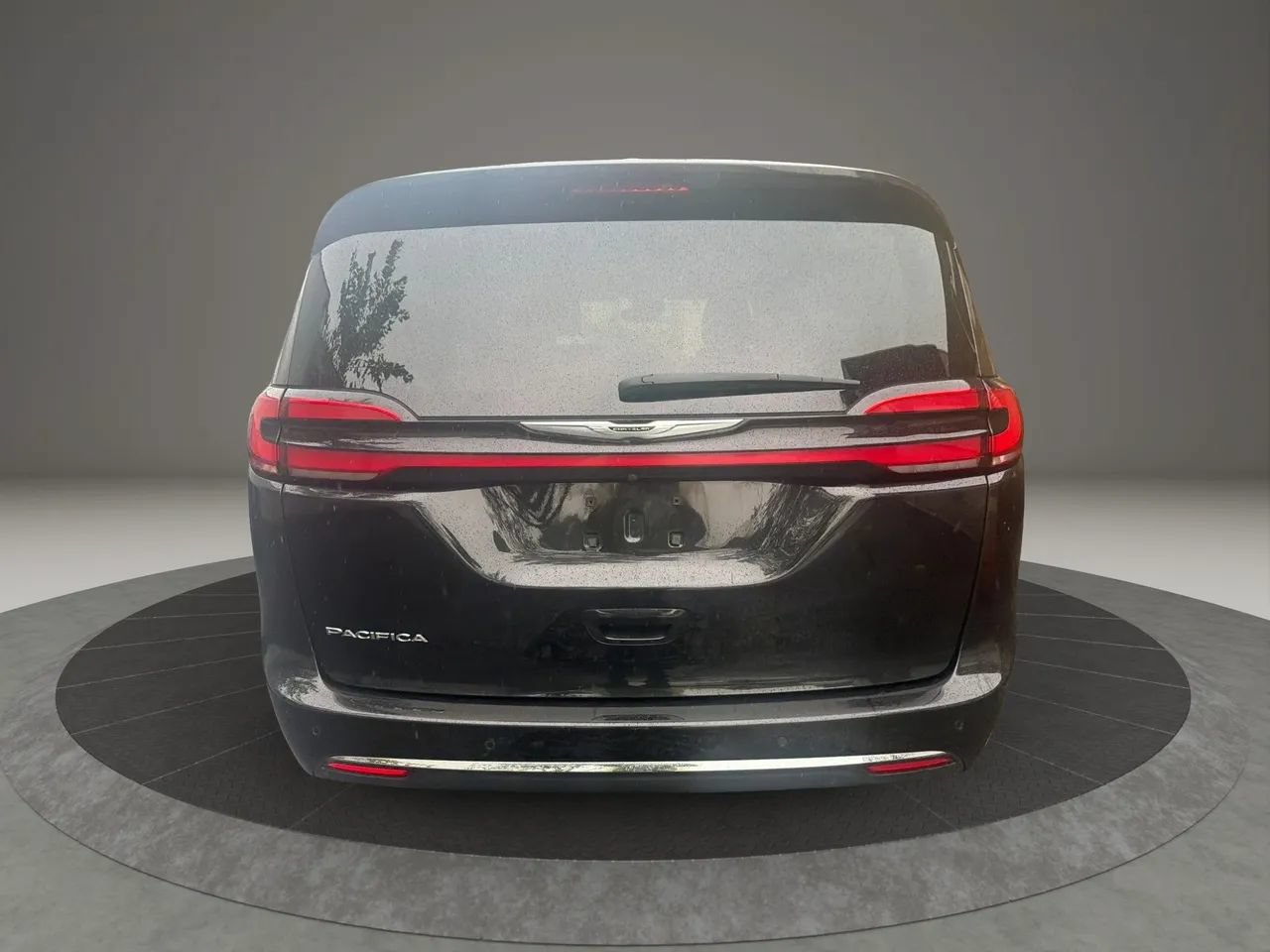 Used 2023 Chrysler Pacifica Touring-L FWD image 6