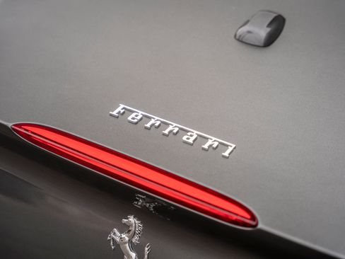 Used 2020 Ferrari Portofino RWD image 23