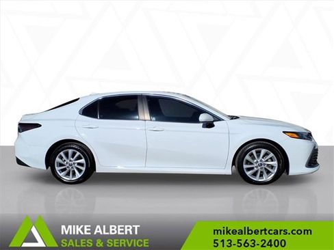 Used 2021 Toyota Camry LE image 8