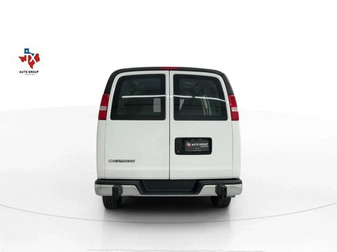 Used 2021 Chevrolet Express 2500 w/ Driver Convenience Package image 8