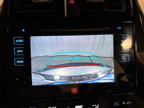 Used 2016 Toyota Prius FWD image 33