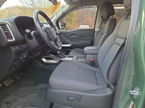 Used 2023 Nissan Frontier SV w/ Technology Package image 13