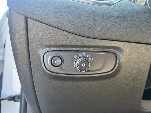 Used 2024 Chevrolet Equinox LT image 41