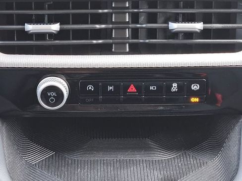 Used 2025 Ford Explorer Active RWD image 27