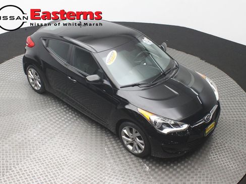 Used 2016 Hyundai Veloster image 3