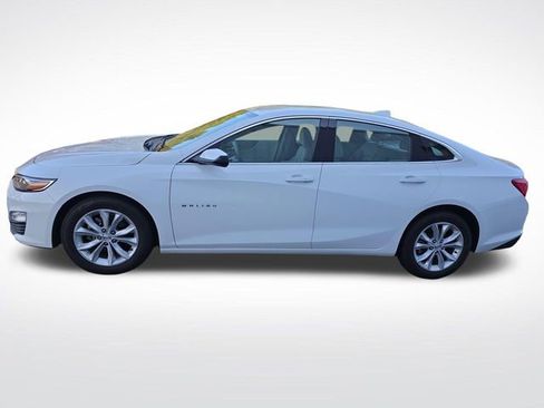 Used 2025 Chevrolet Malibu LT image 2