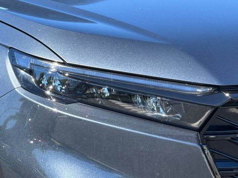 Used 2025 Honda CR-V Sport image 12