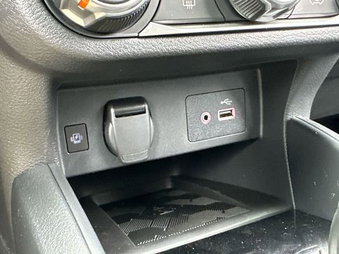 New 2025 Nissan Versa SV w/ Trunk Package FWD image 25