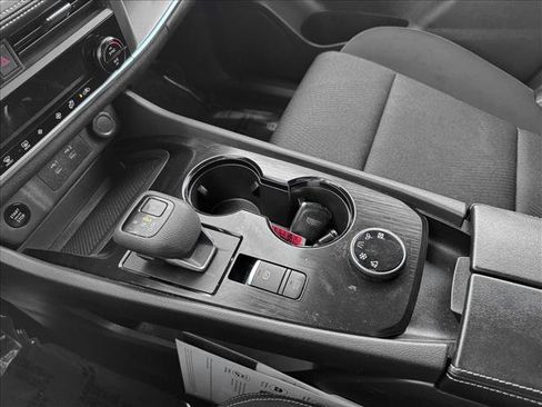 Used 2024 Nissan Rogue SV image 14