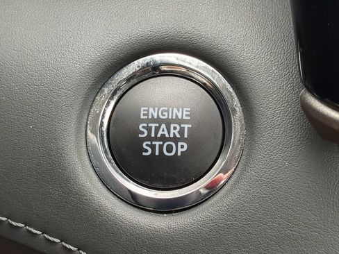 Used 2022 Toyota Highlander XLE image 32