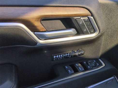 Used 2024 Chevrolet Silverado 1500 High Country w/ High Country Premium Package image 10
