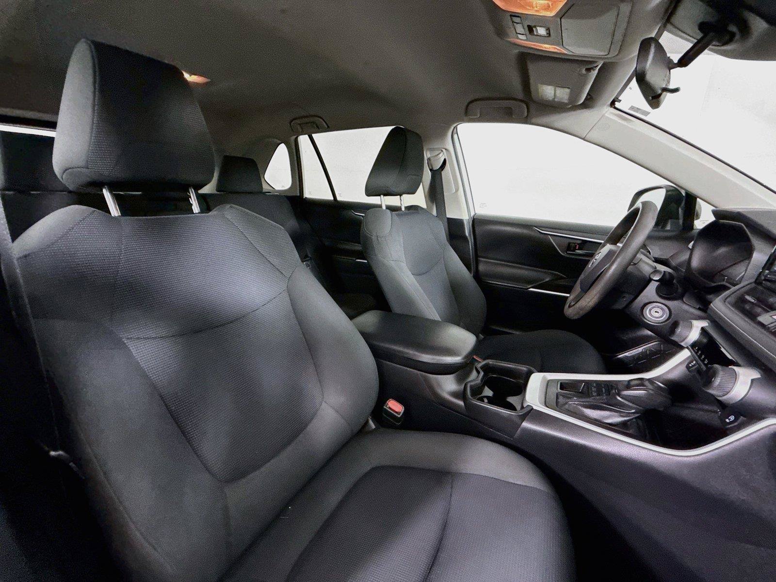 Used 2019 Toyota RAV4 LE AWD/4WD image 36