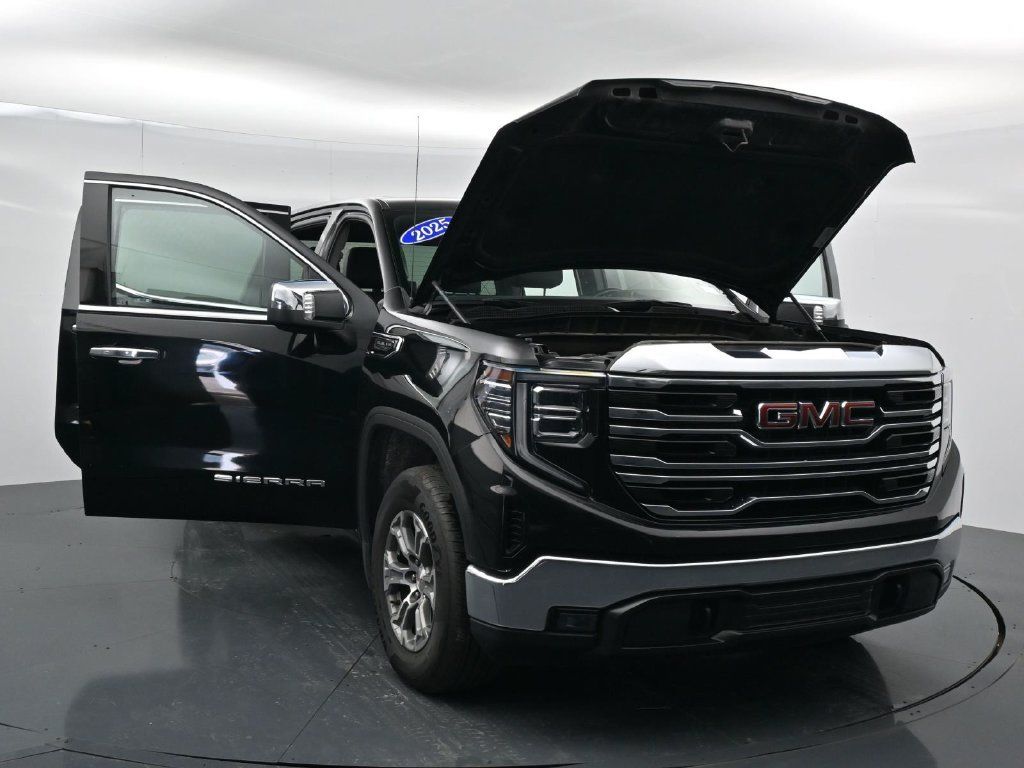Used 2025 GMC Sierra 1500 SLT RWD image 43