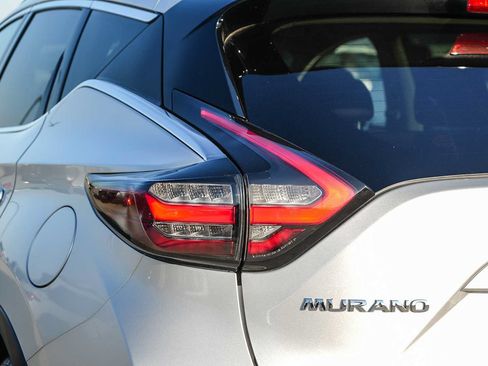 Used 2023 Nissan Murano SV AWD/4WD image 9
