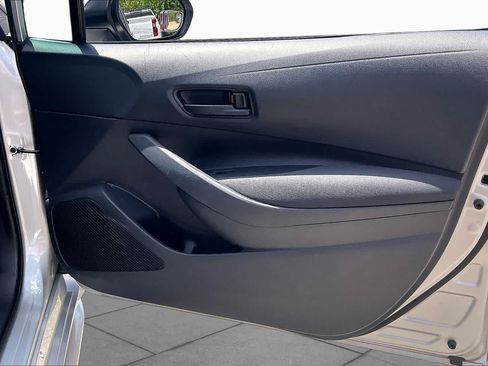 Used 2025 Toyota Corolla LE FWD image 19