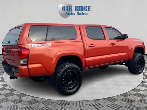Used 2016 Toyota Tacoma TRD Sport w/ Premium & Technology Package AWD/4WD image 5