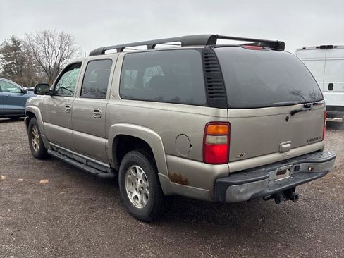 Used 2002 Chevrolet Suburban Z71 image 9