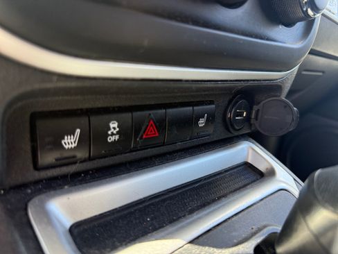 Used 2017 Jeep Compass Latitude FWD image 29