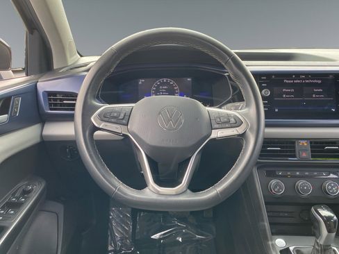 Used 2022 Volkswagen Taos SE image 12
