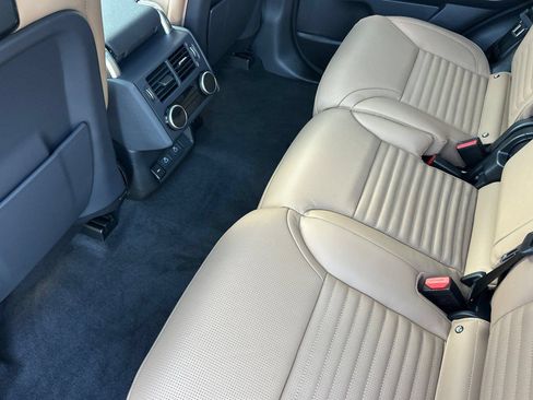 New 2026 Land Rover Discovery Limited Edition AWD/4WD image 18