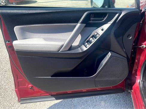 Used 2016 Subaru Forester 2.5i Premium w/ All-Weather Package image 11