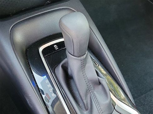 Used 2025 Toyota Corolla LE image 27