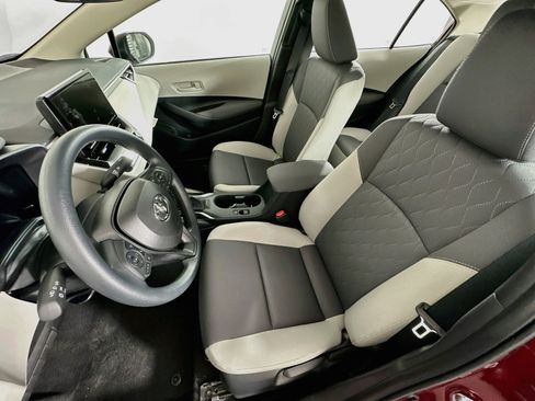 Used 2026 Toyota Corolla LE FWD image 13