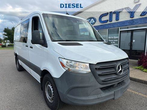 Used 2022 Mercedes-Benz Sprinter 2500 image 2
