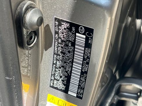 Used 2019 Lexus ES 300h w/ Accessory Package 2 image 33