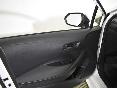 Used 2025 Toyota Corolla LE FWD image 7