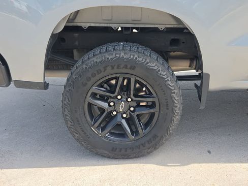 Used 2024 Chevrolet Silverado 1500 Custom Trail Boss AWD/4WD image 15