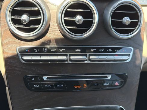 Used 2018 Mercedes-Benz GLC 300 image 42