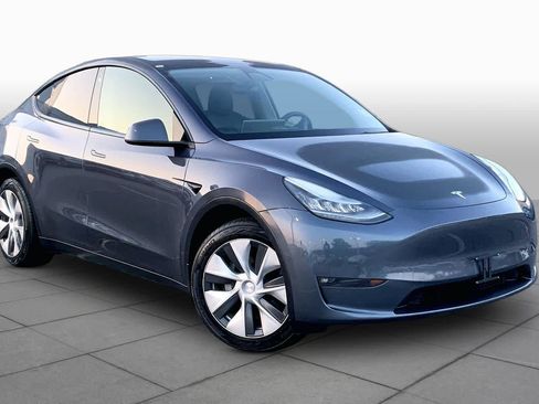 Used 2022 Tesla Model Y Long Range AWD/4WD image 2