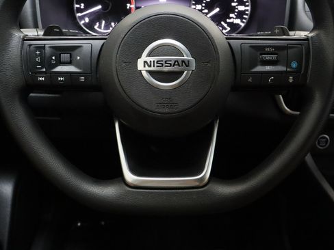 Used 2021 Nissan Rogue SV image 24