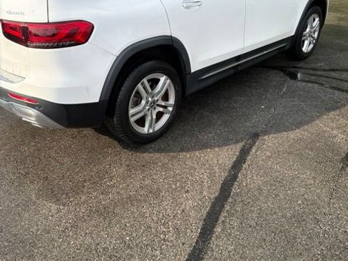 Used 2022 Mercedes-Benz GLB 250 4MATIC image 5