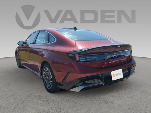 New 2025 Hyundai Sonata Limited image 3