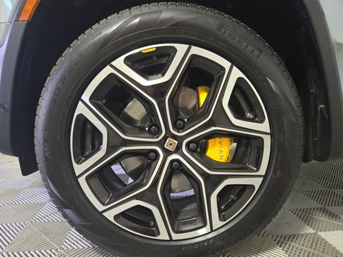 Used 2024 Rivian R1S Adventure AWD/4WD image 9