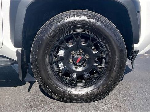 Used 2025 Toyota 4Runner TRD Off-Road Premium AWD/4WD image 9