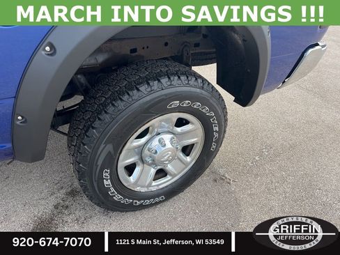 Used 2018 RAM 2500 Tradesman w/ Chrome Appearance Group image 11